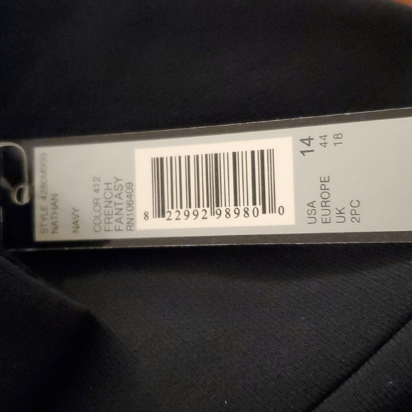 Tahari sz 14 navy suit - Picture 5 of 6